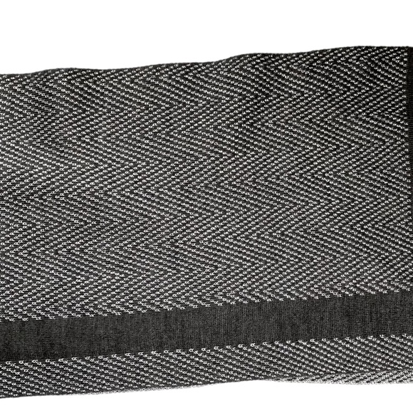 Michael Kors Women’s Chevron Scarf, Reversible Shawl Wrap,  Logo Label Inprint - Picture 9 of 16